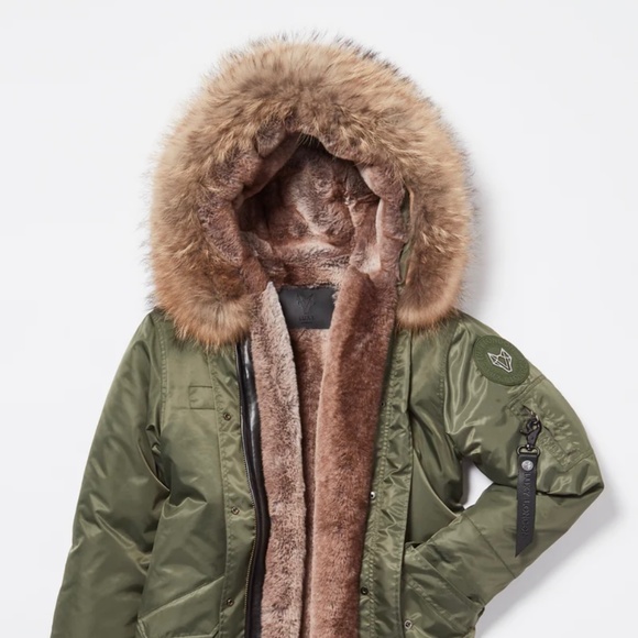 MENS KHAKI WATER-REPELLENT LUXY FUR PARKA - 3/4 NATURAL